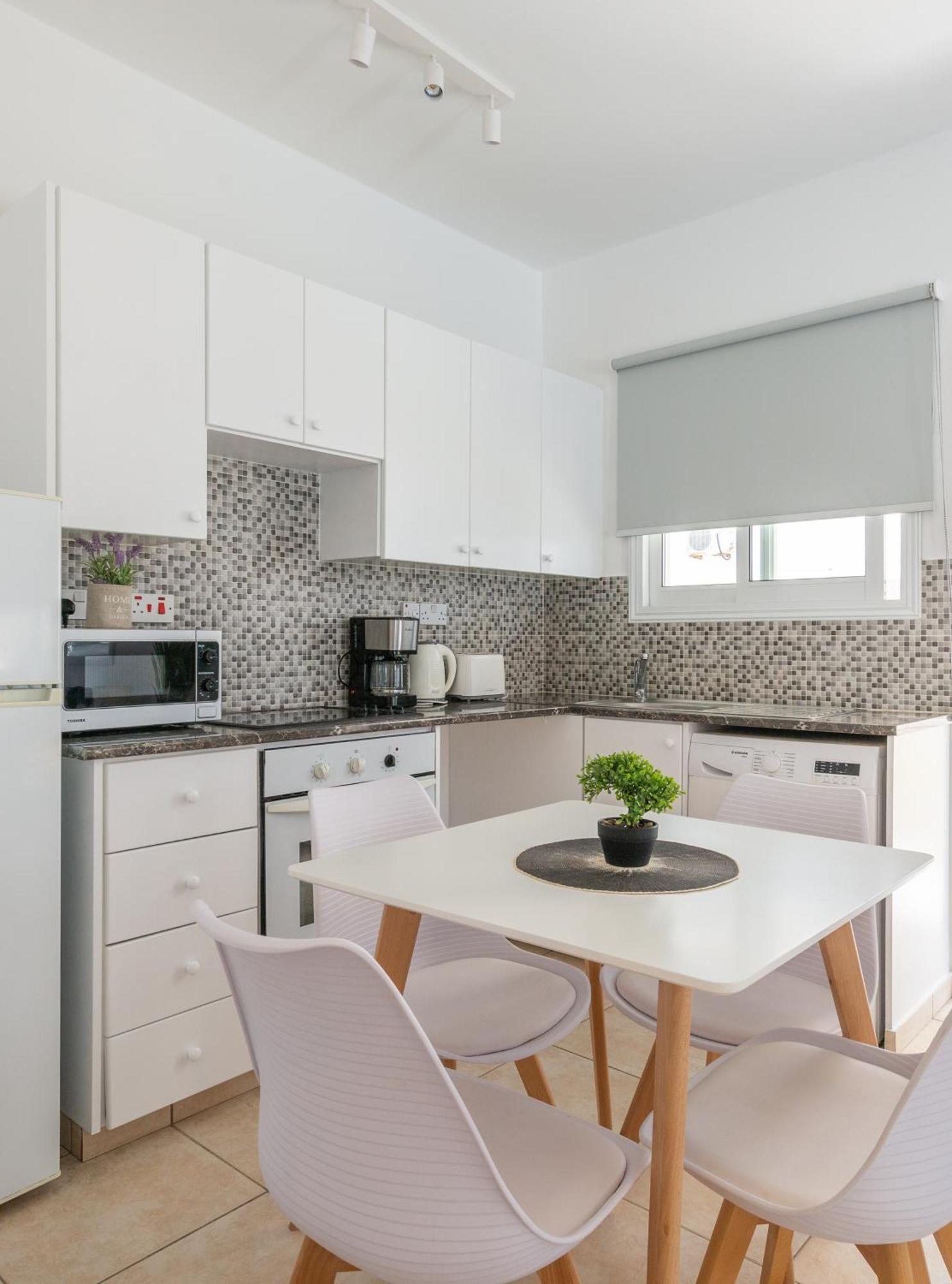 Beautiful One Bed Apartment In Paphos Exterior photo